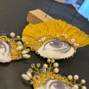 Broches